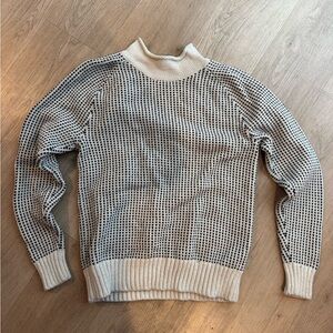 LL BEAN Signature Men's Black and Cream Turtleneck Sweater